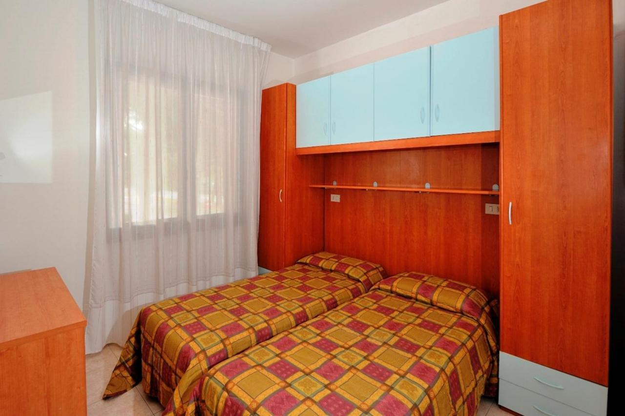 Amazing Villa With Private Garden In Bibione Luaran gambar
