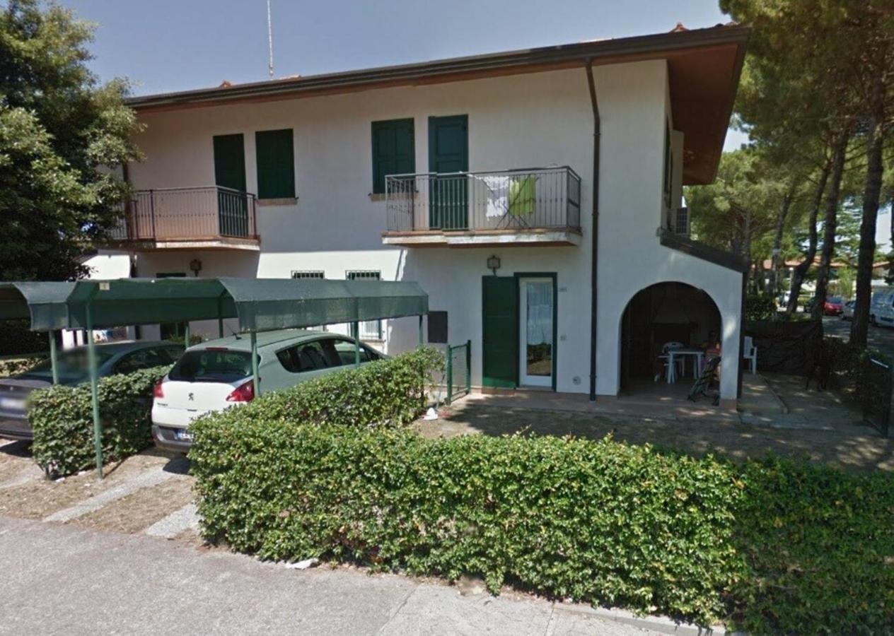 Amazing Villa With Private Garden In Bibione Luaran gambar
