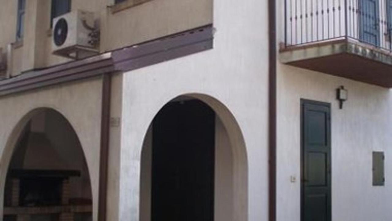 Amazing Villa With Private Garden In Bibione Luaran gambar