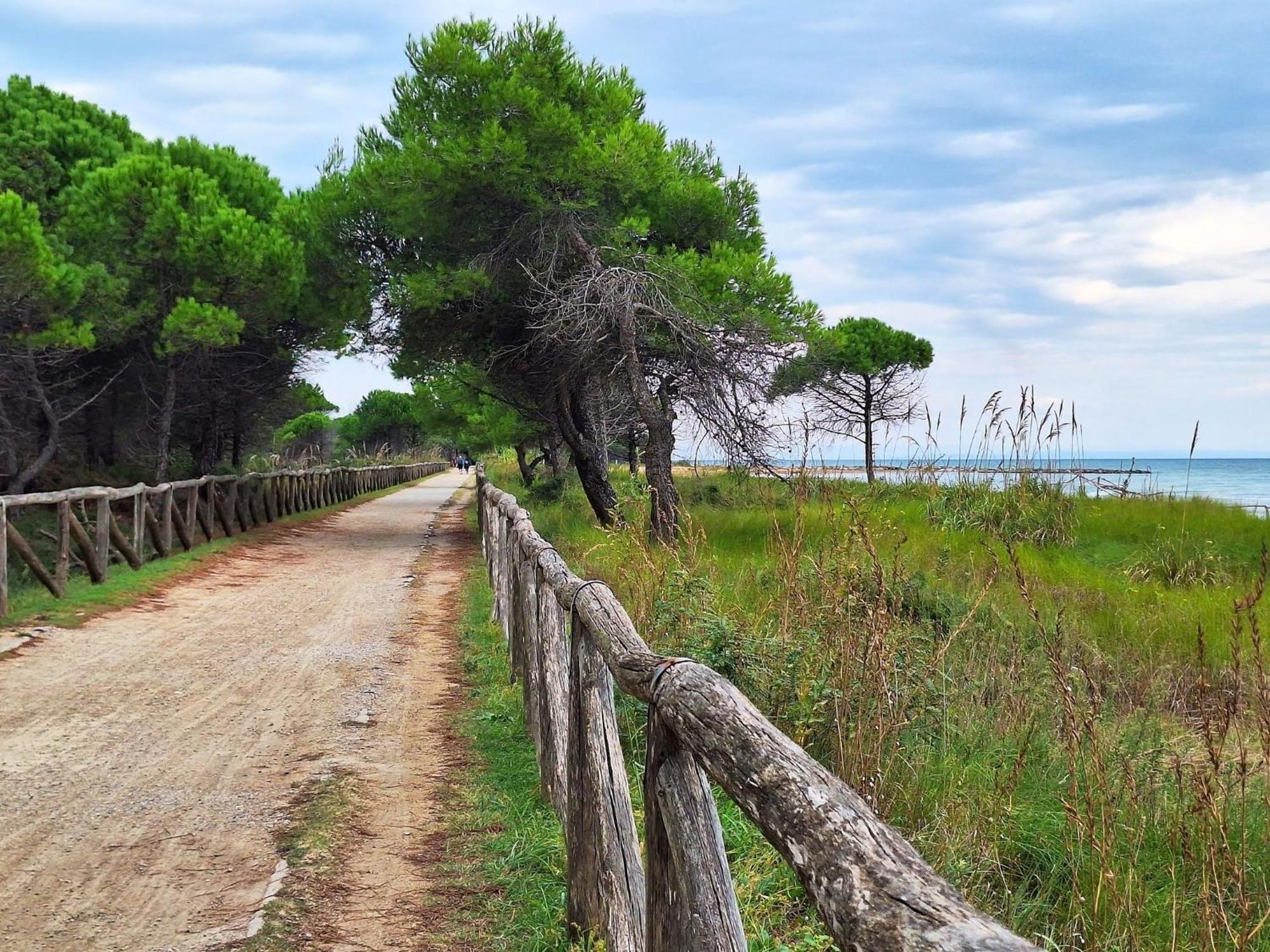Amazing Villa With Private Garden In Bibione Luaran gambar